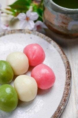 hanami dango thumbnail