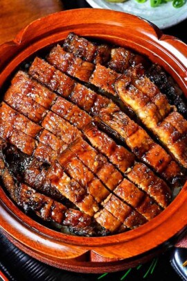 Unagi Hitsumabushi Nagoya Style Grilled Eel in a wooden bowl