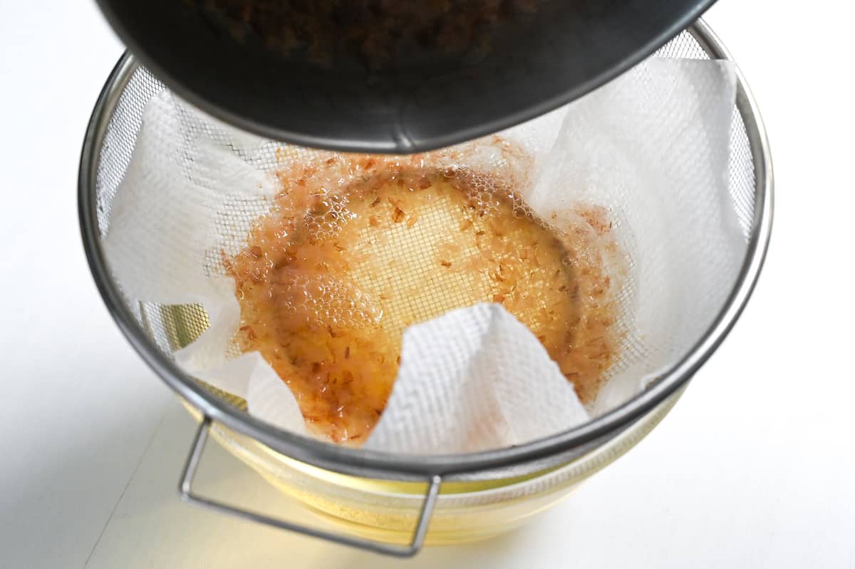 Close up of straining dashi