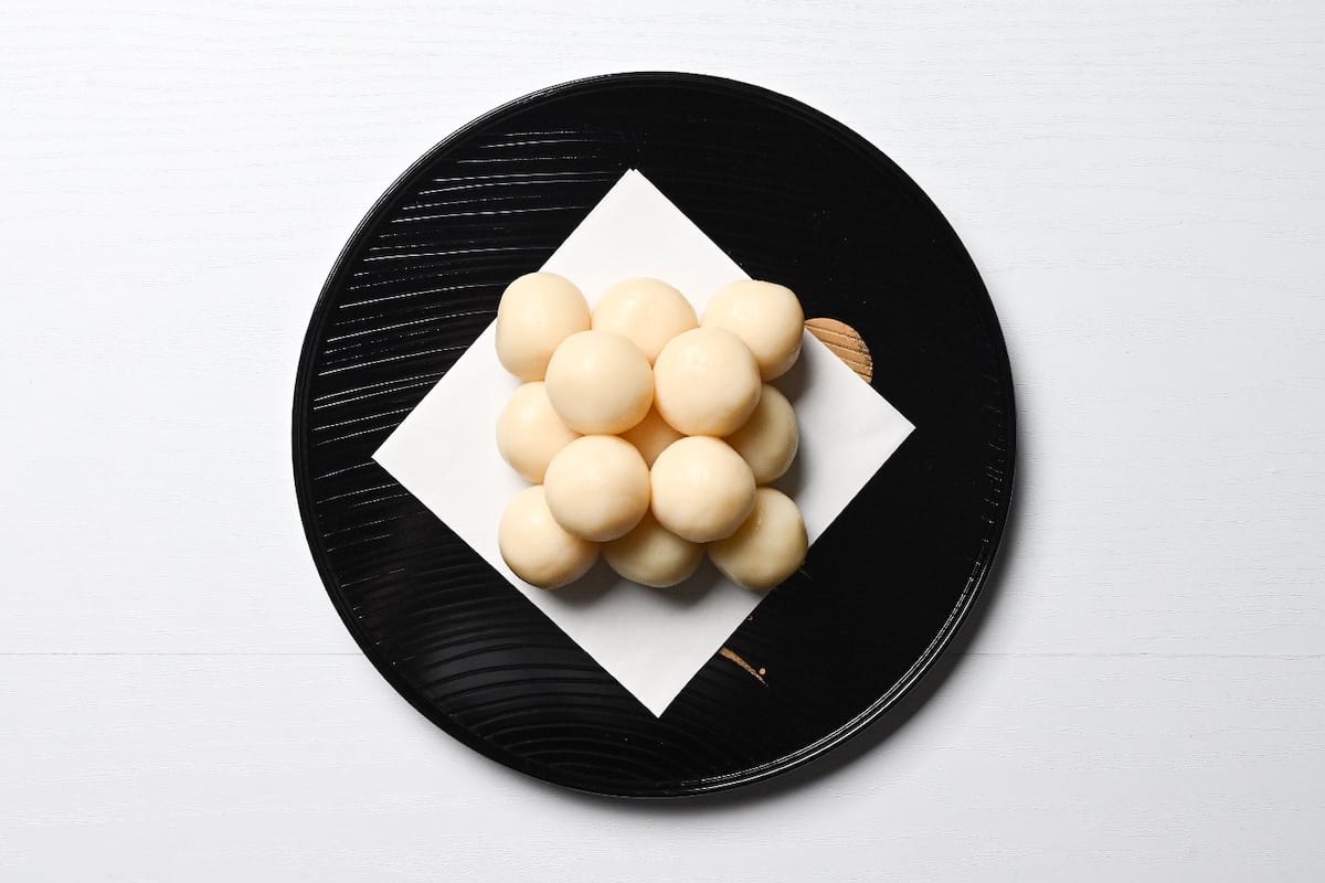 2nd layer of tsukimi dango, 4 in a 2x2 formation